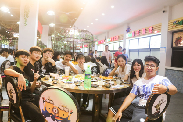 1543159025266495.jpg 团建0.3.jpg