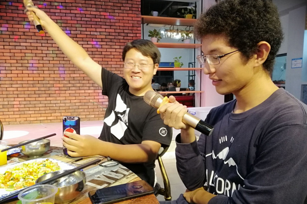 1543159008673103.jpg 团建0.2.jpg